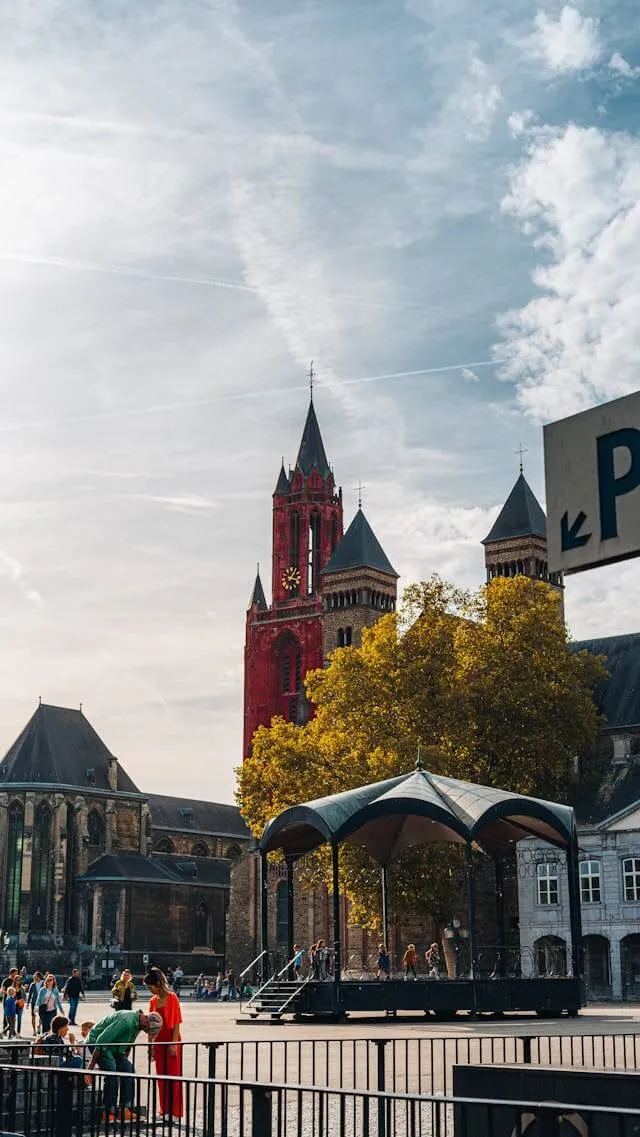 Het Vrijthof in Maastricht met de Sint-Janskerk